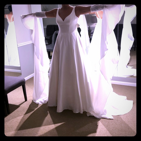 Mark Zunino Bridal Sleeves - Picture 2 of 3